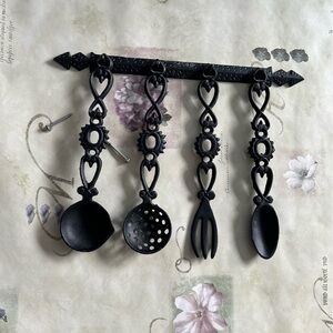 Vintage Cast Iron Utensils Hanging Set FREE CAST IRON TRIVET